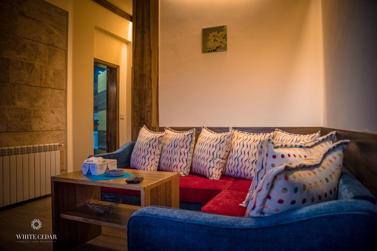 White Cedar Hotel &Resort Al Arz Esterno foto