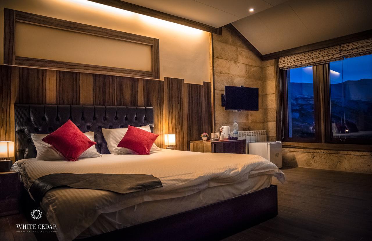 White Cedar Hotel &Resort Al Arz Esterno foto